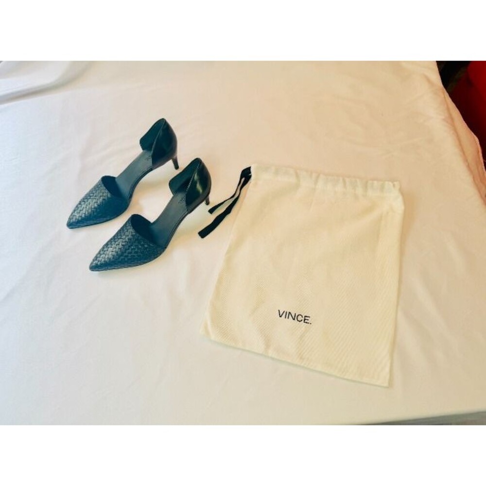 NEW Vince Aurelian Black Leather D'Orsay Heels with dust bag